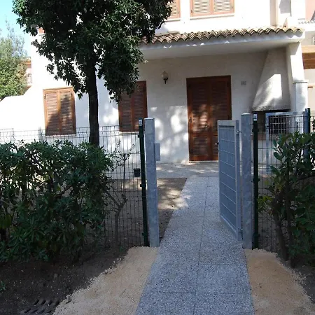 Apartmán Flat For 6 Guests With Private Garden *
