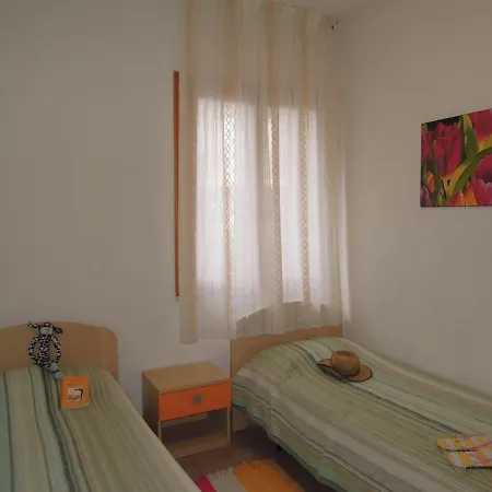 Apartment Flat For 6 Guests With Private Garden Bibione