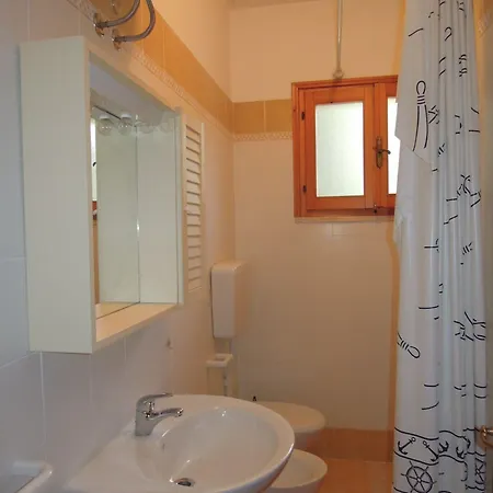 Flat For 6 Guests With Private Garden * Μπιμπιόνε