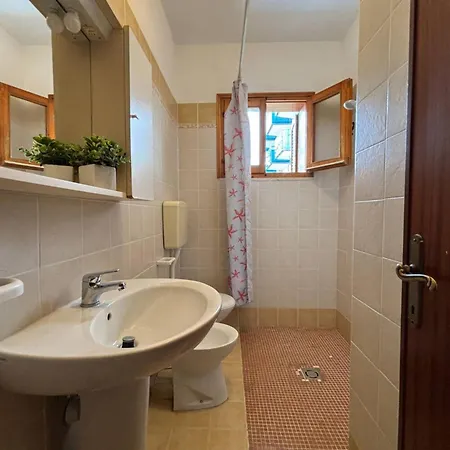 Flat For 6 Guests With Private Garden * 비비오네