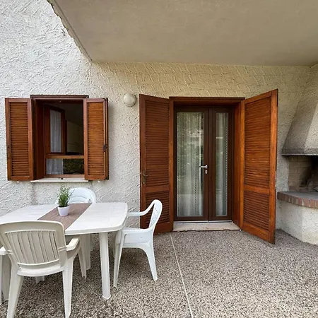 Apartment Flat For 6 Guests With Private Garden