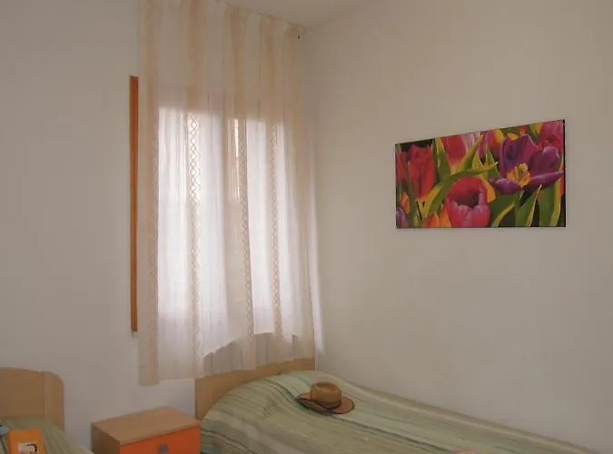 Flat For 6 Guests With Private Garden Lejlighed