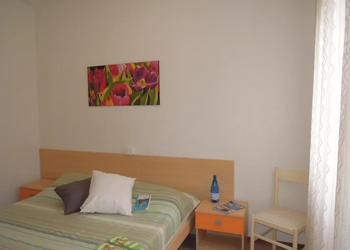 Flat For 6 Guests With Private Garden Apartmán Bibione