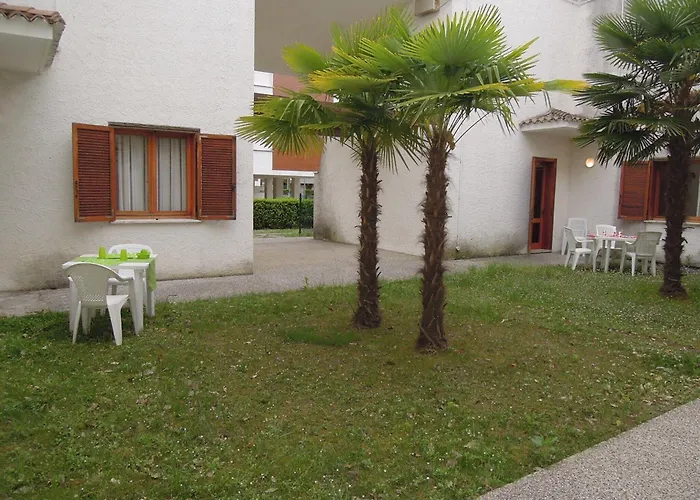 Flat For 6 Guests With Private Garden