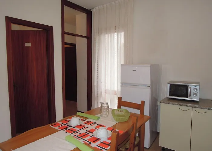 Apartmán Flat For 6 Guests With Private Garden *