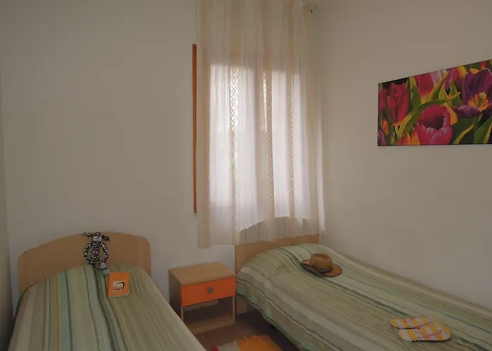 Flat For 6 Guests With Private Garden * Bibione