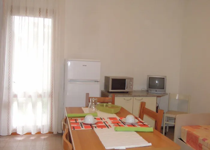 Flat For 6 Guests With Private Garden Bibione